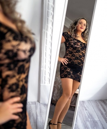 В Москве я создам для тебя атмосферу настоящего удовольствия. Будем открывать новые грани нашего взаимного наслаждения. Мои услуги - это настоящий вихрь страсти и желания. Я знаю, как удовлетворить тебя и подарить незабываемые моменты. Позволь моим опытным рукам и огненному телу провести тебя в мир наслаждения. Фото и отзывы доступны, ты не останешься равнодушным. Доверься мне, и ты получишь неподдельное удовольствие! 🔥🌟💋🔞 1962, 40 лет