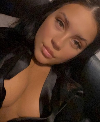 Живу в Москве, где встречи со мной станут твоим нирваной. Я сделаю все, чтобы ты почувствовался особенным мужчиной. 💋
✔️ Я предлагаю широкий спектр интимных услуг, включая классический и оральный секс, анал, эротический массаж и многое другое. Мои возможности безграничны, и я всегда готова исполнить твои интимные фантазии. 💫
🌹 У меня есть положительные отзывы, которые подтверждают мою профессиональность и отличное обслуживание. Мои клиенты полностью довольны моими навыками и стильным внешним видом. 🌺
📸 И не забудь взглянуть на мои фото, чтобы увидеть, каким прекрасным сокровищем ты сможешь насладиться. Ты не останешься равнодушным, увидев меня воочию. 💯
Встречайся со мной, и я покажу тебе, что такое настоящее удовольствие. Не упускай возможность провести время с самой лучшей компаньонкой в Москве. Жду тебя! 🌹 14785, 19 лет