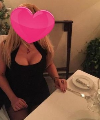 Живу в Москве и готова погрузить тебя в мир наслаждения и страсти. Мои услуги разнообразны и нацелены на твое полное удовлетворение. Я могу стать твоей нежной игрушкой или страстной госпожой. Фото, которые ты видишь, это лишь небольшая часть моей красоты, которую будешь открывать со мной. Мои клиенты всегда остаются довольными и возвращаются ко мне снова и снова. Давай окунемся в мир наслаждения вместе! 💋💫🔥 3940, 27 лет